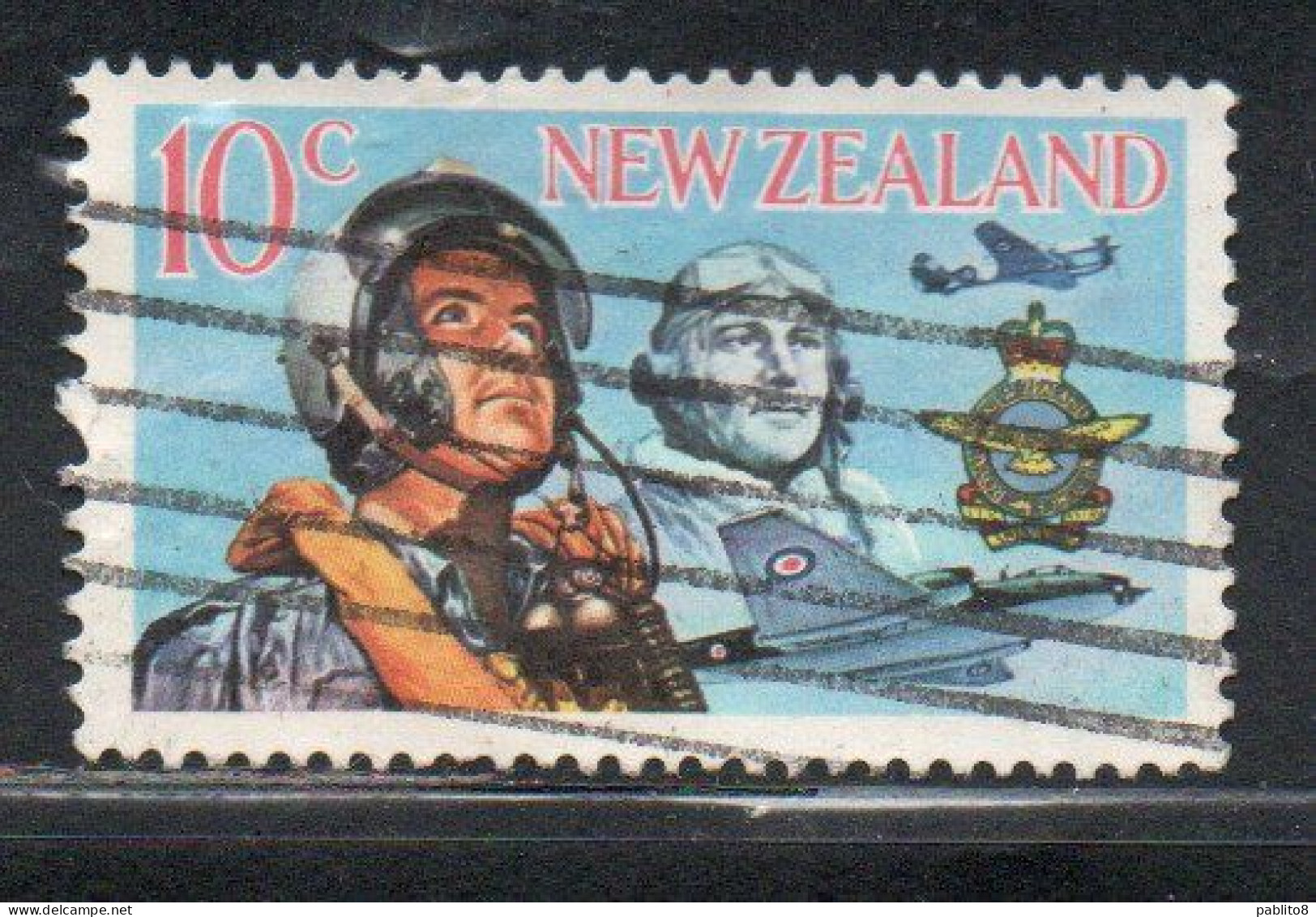 NEW ZEALAND NUOVA ZELANDA 1968 ARMED SERVICES AIRMEN OF TWO ERAS INSIGNE AND PLANE 10p USED USATO OBLITERE' - Gebruikt