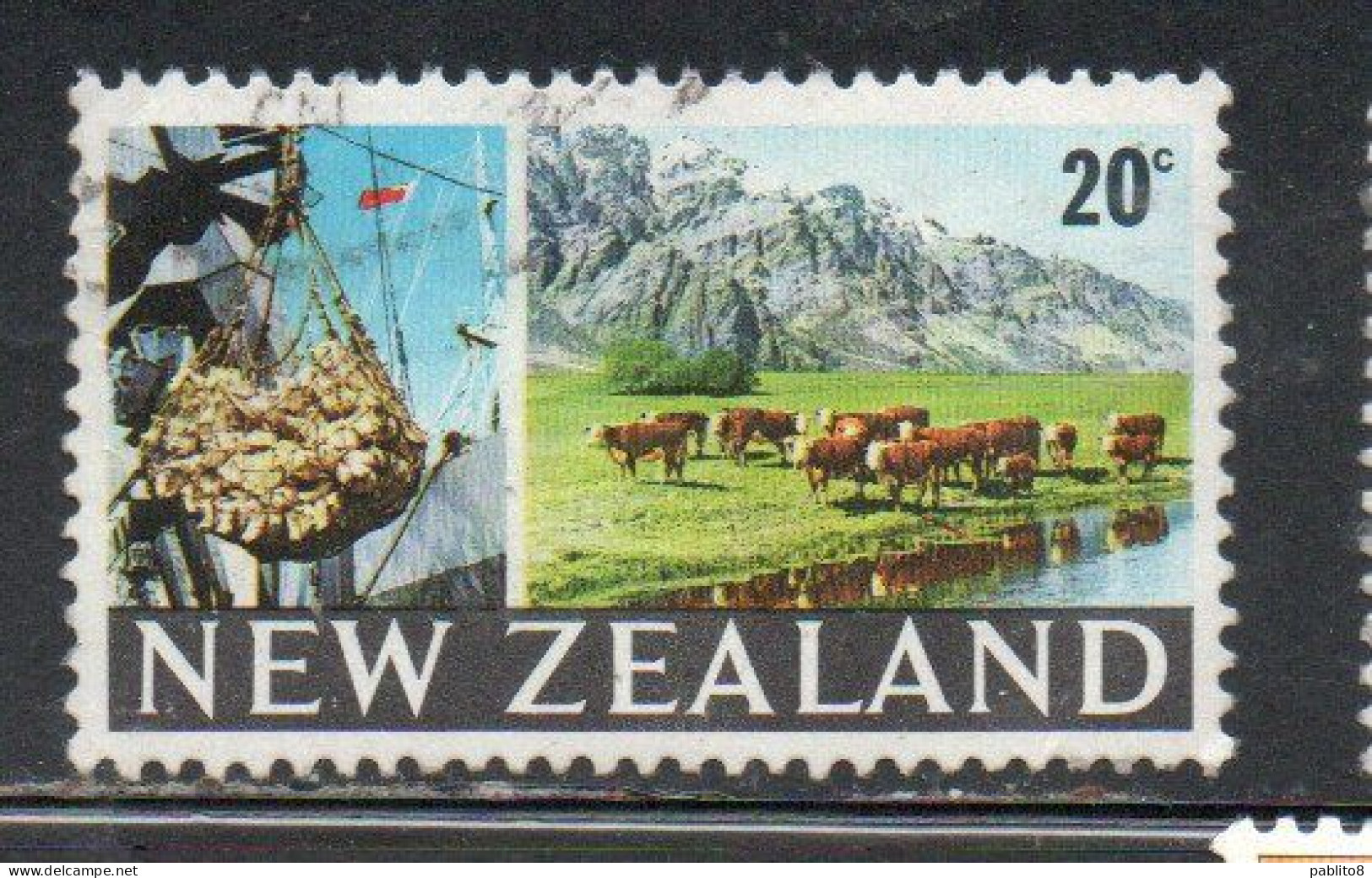 NEW ZEALAND NUOVA ZELANDA 1968 1969 CARGO HOIST AND GRAZING CATTLE 10c USED USATO OBLITERE' - Used Stamps