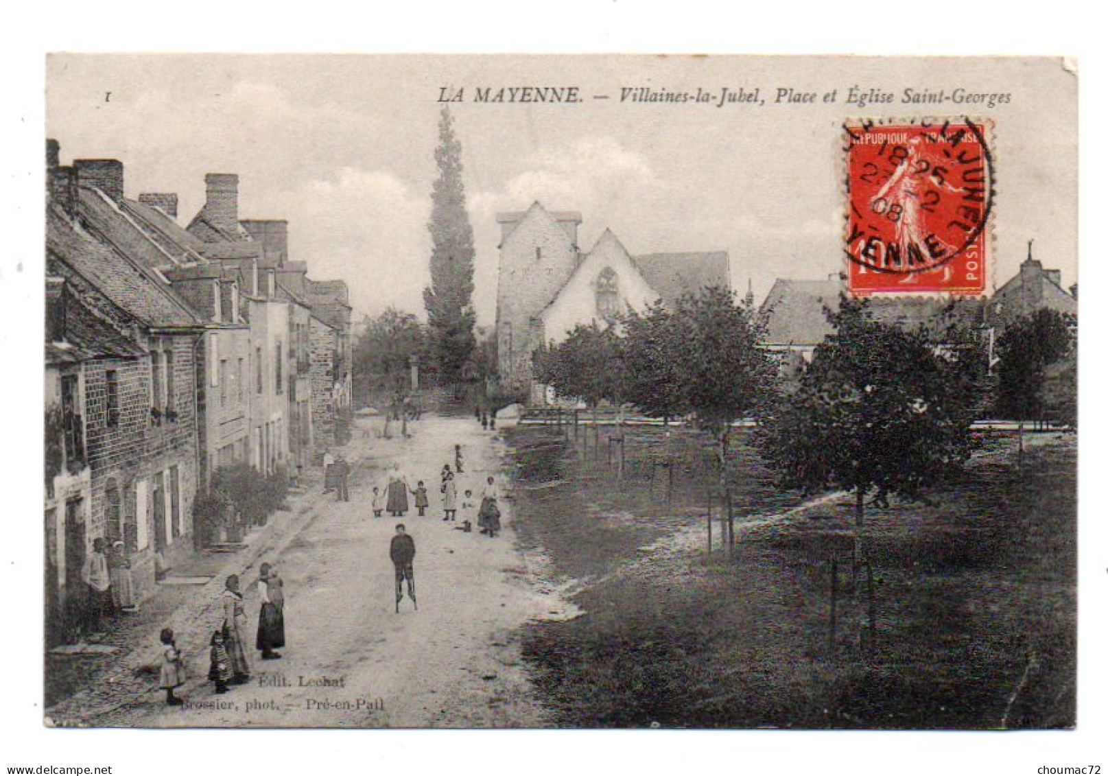 (53) 530, Villaines La Juhel, Edit Lechat, Place Et Eglise Saint-Georges, état - Villaines La Juhel