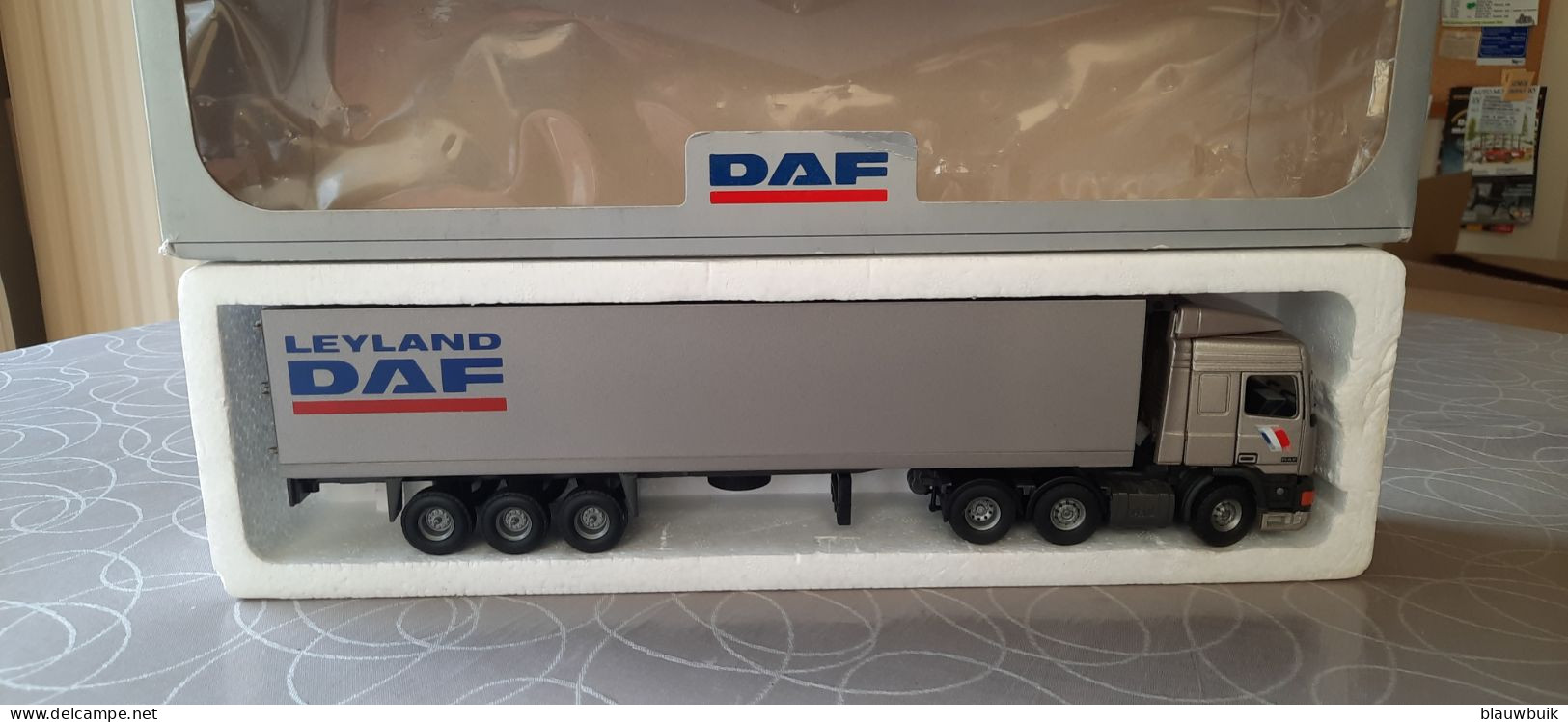 Tekno Leyland/Daf 95 430 pk zilveren trekker met 3 assen en Trailer