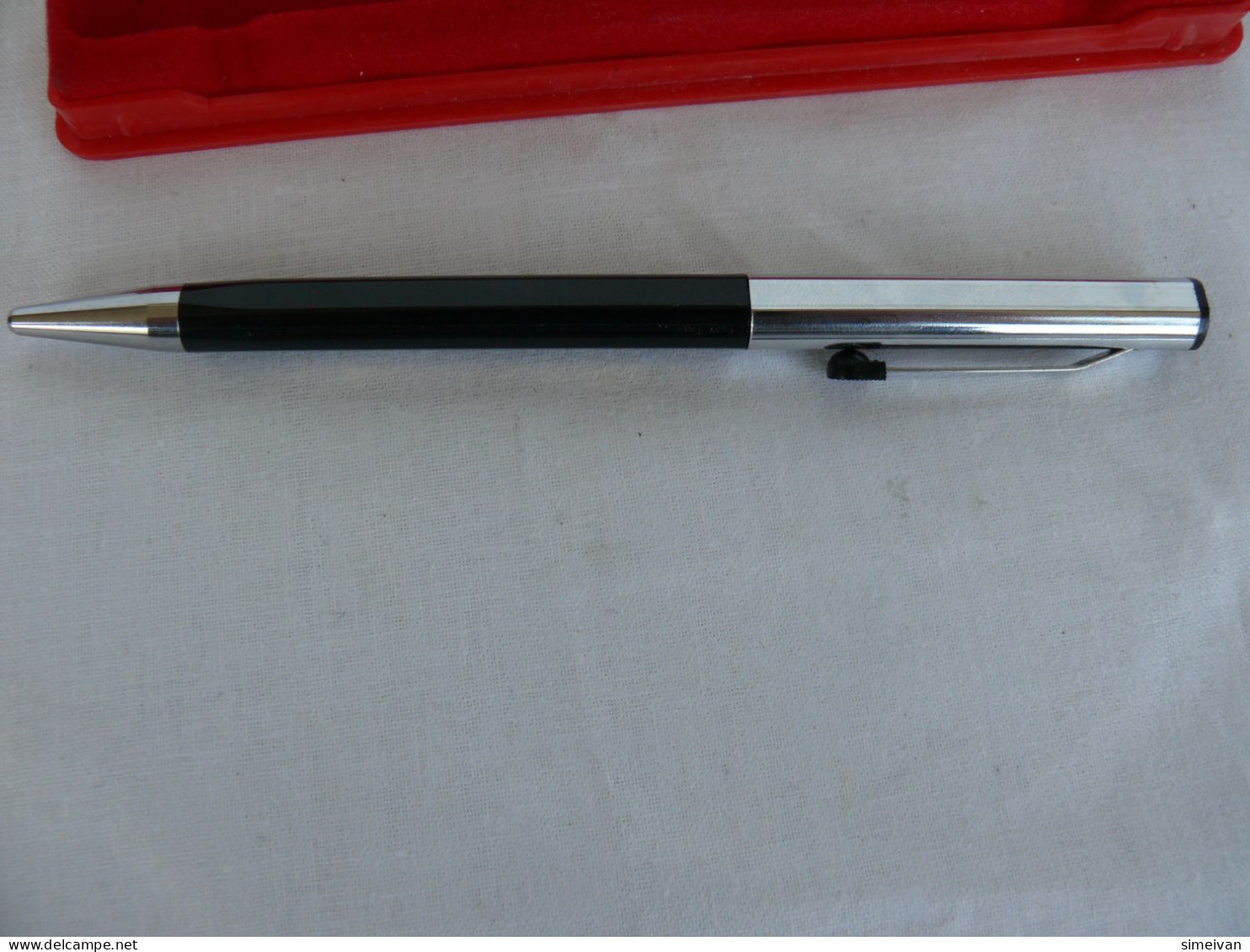 Vintage Ballpoint Pen SIGNO Black Plastic And Metal In Box #1388 - Lapiceros