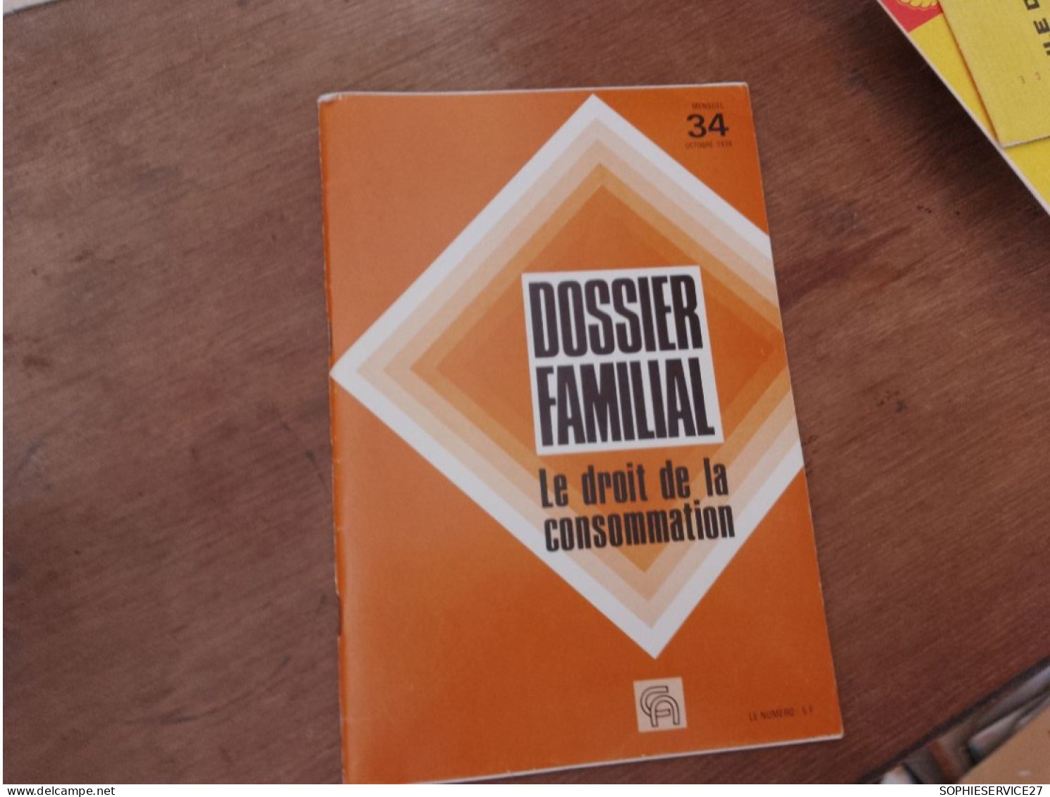 129 //   DOSSIER FAMILIAL / LE DROIT DE LA CONSOMMATION 1976 / 40 PAGES - Derecho