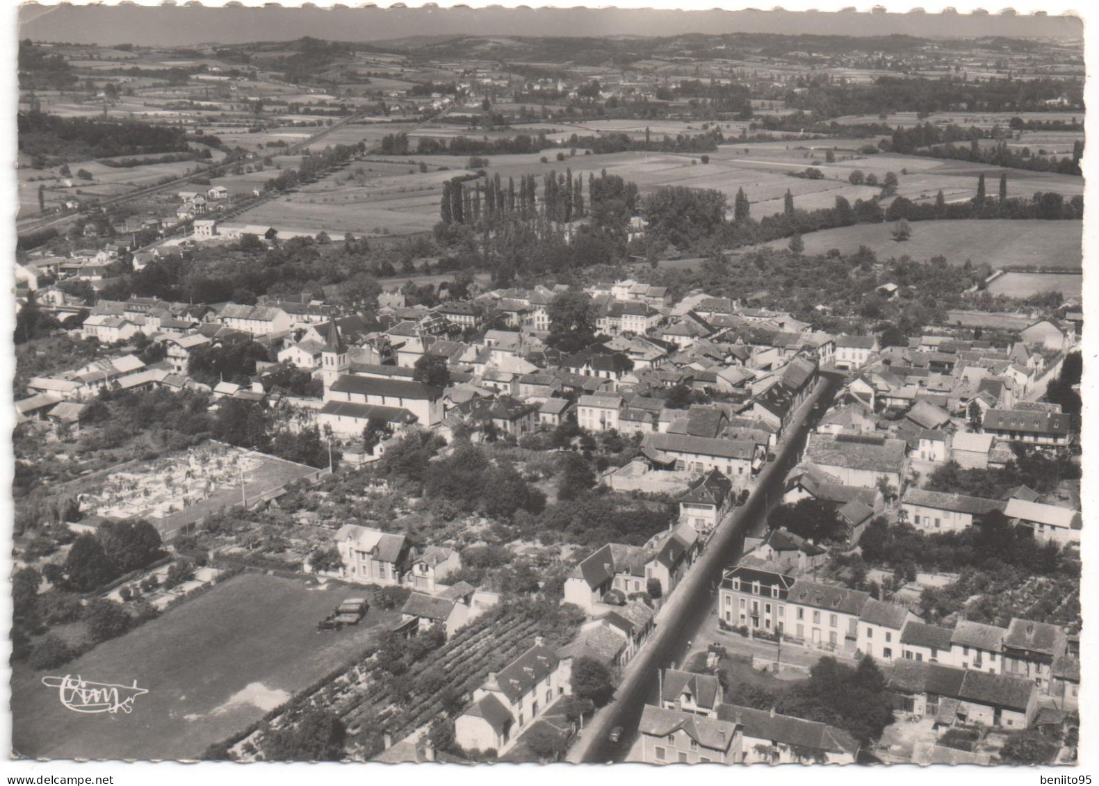 CPSM De TOURNAY - Vue Générale Aérienne.dans Le Fond,Bordes. - Tournay