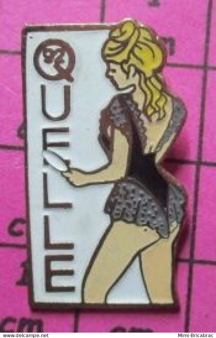 1518A Pin's Pins / Beau Et Rare / PIN-UPS / CATALOGUE QUELLE VPC BLONDE A LINGERIE - Pin-ups