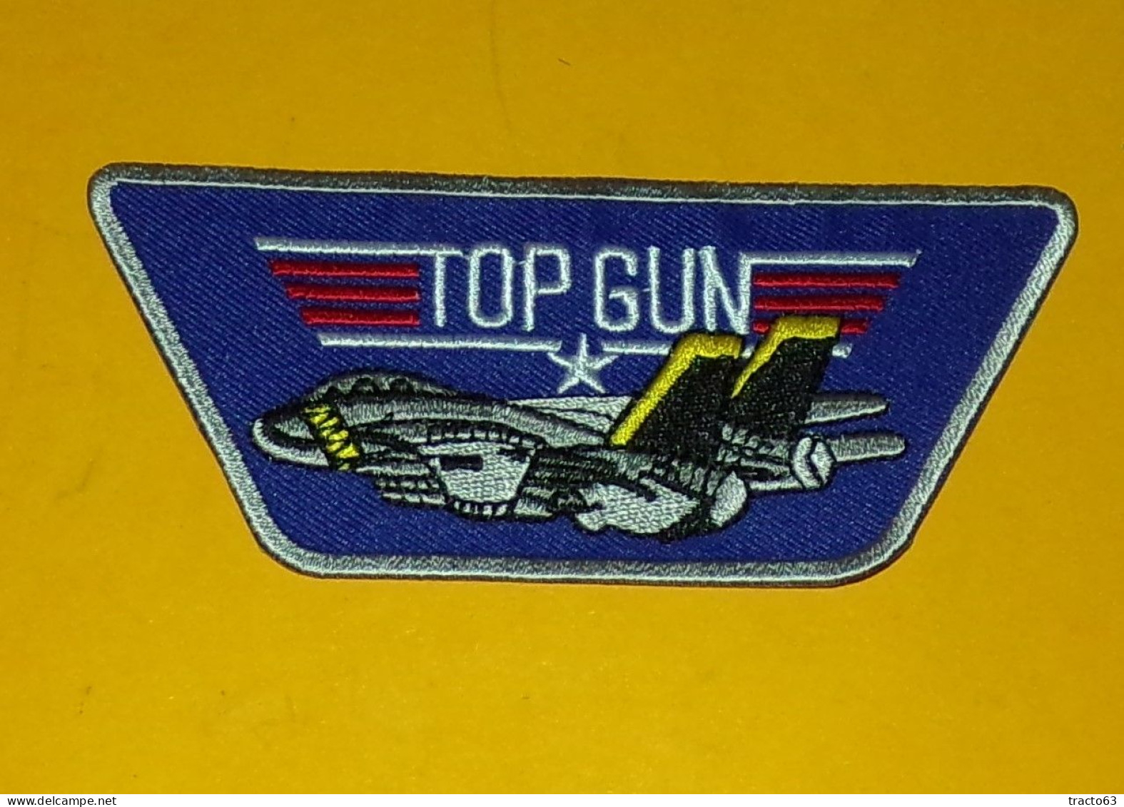 TISSU PATCH :  TOP GUN  , LONGUEUR 12 CM , BON ETAT VOIR PHOTO . POUR TOUT RENSEIGNEMENT ME CONTACTER. REGARDEZ MES AUTR - Ecussons Tissu