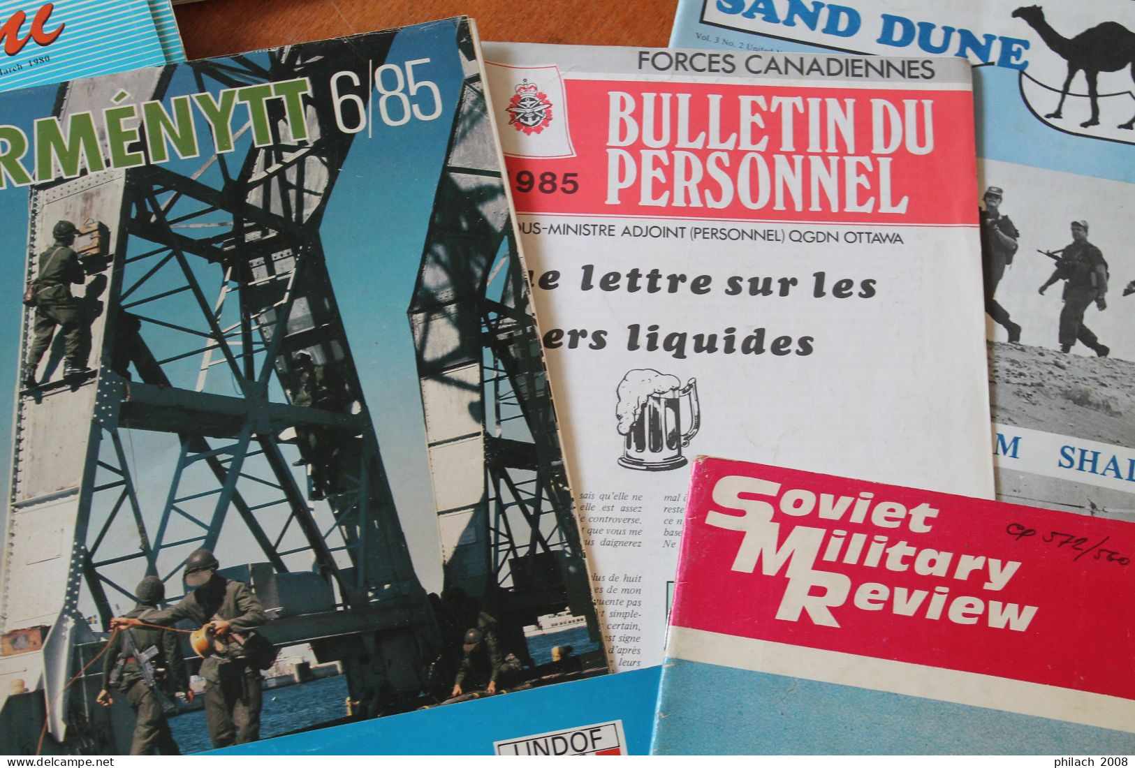 Lot de 27 revues ramené par un casque bleu français dans le Sinai entre 75 et 85