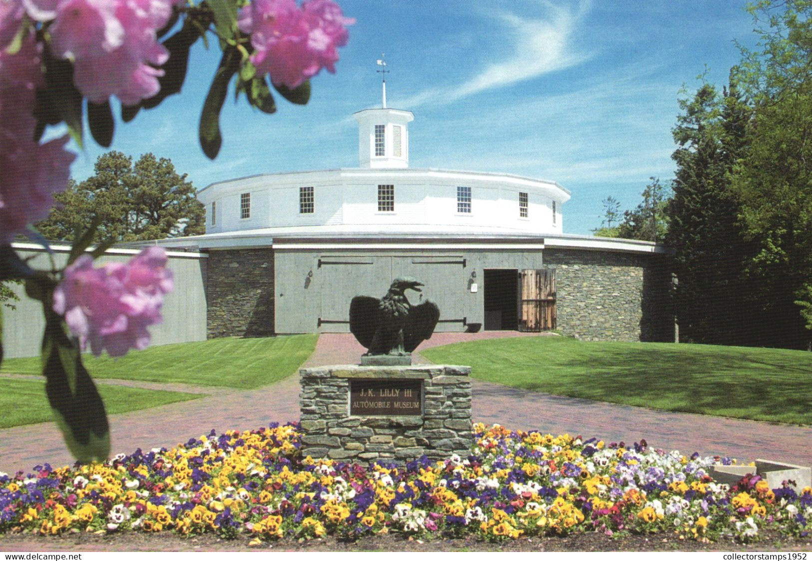 MASSACHUSETTS, CAPE COD, SHAKER ROUND BARN IN HANCOCK, UNITED STATES - Cape Cod