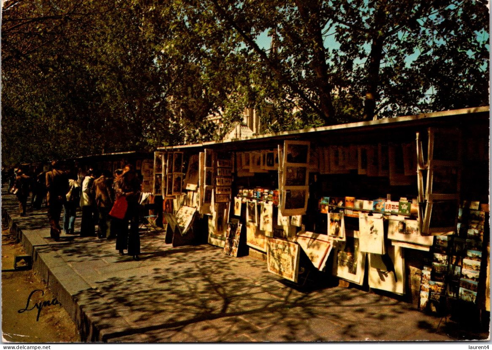 24-8-2023 (3 T 9) France - Bouquinistes Sur Les Bord De Seine (book Merchant In Paris) Unusual Back ??? - Shopkeepers