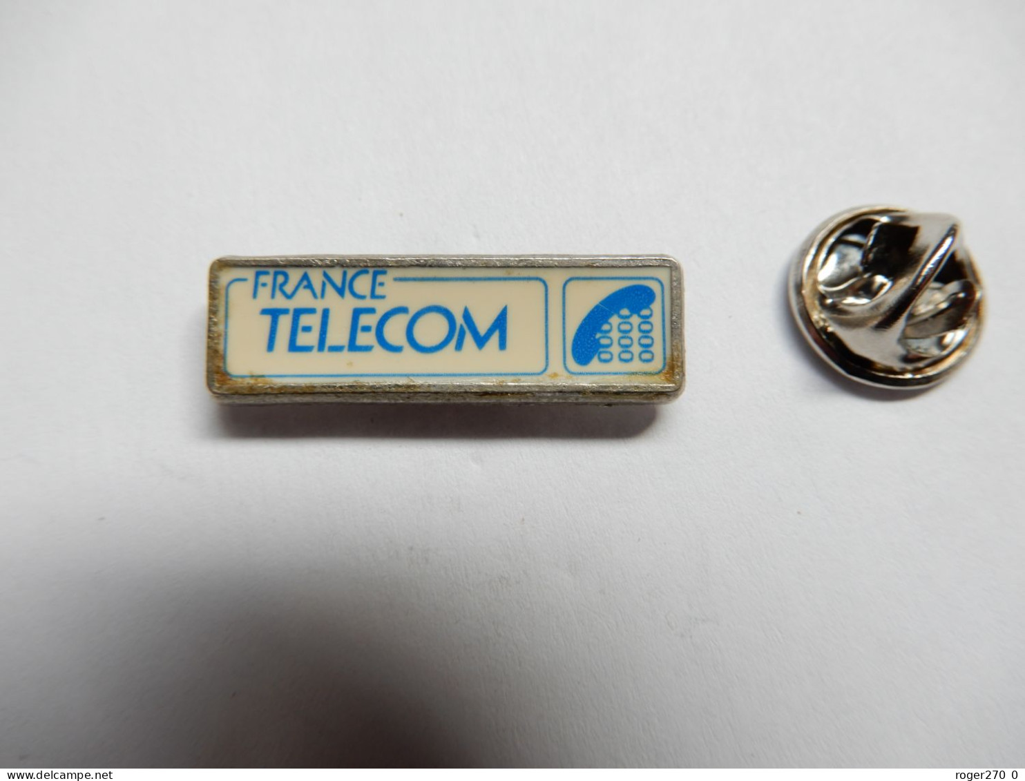 Beau Pin's , France Télécom , Dimensions : 9x27 Mm - Telecom De Francia