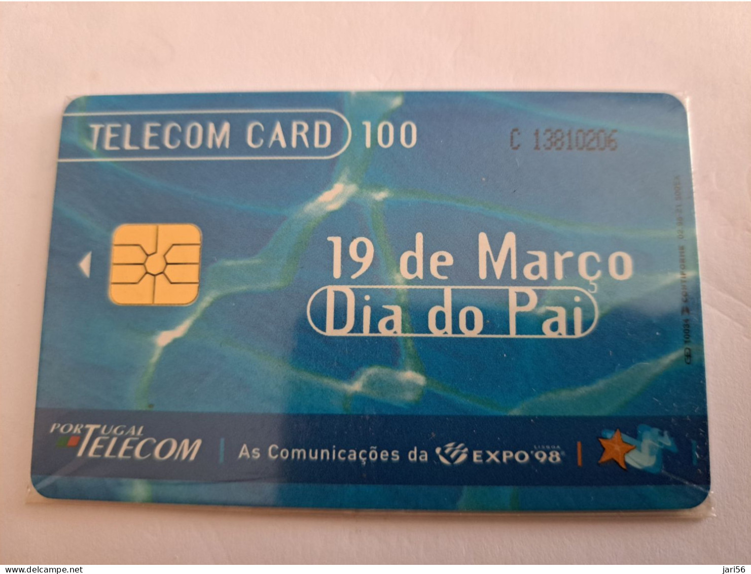 PORTUGAL   CHIPCARD / 100 UNITS / CARTOON/ 19DE MARCO DIA DO PAI / EXPO 98    MINT IN WRAPPER      **15008** - Portugal