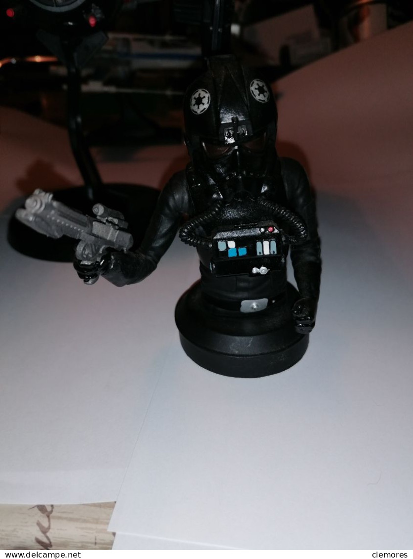 LOT CHASSEUR TIE 1/50 ET BUSTE PILOTE STAR WARS - Autres & Non Classés