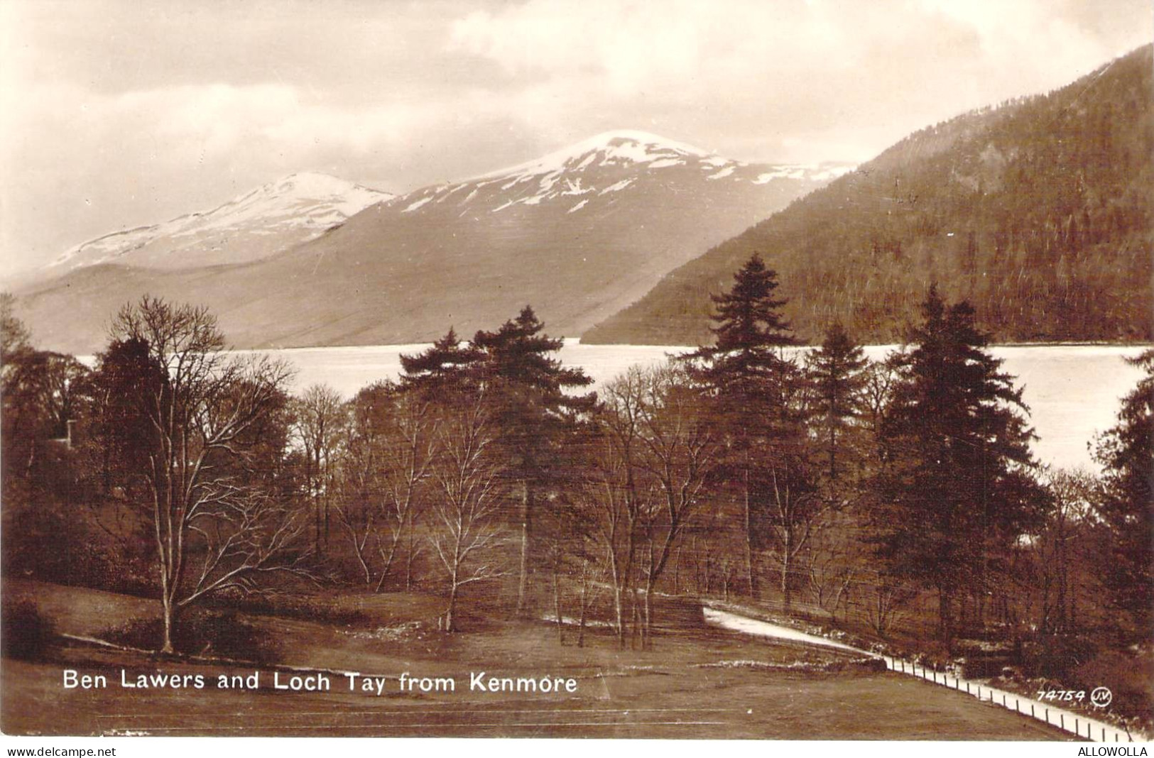 21886 " BEN LAWERS AND LOCH TAY FROM KENMORE " PANORAMA-VERA FOTO-CART. POST.NON SPED. - Perthshire
