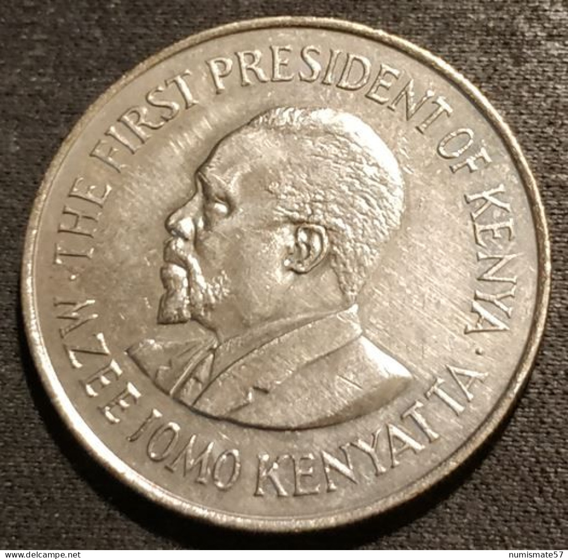 KENYA - 1 SHILLING 1975 - Jomo Kenyatta Avec Légende - KM 14 - Kenya