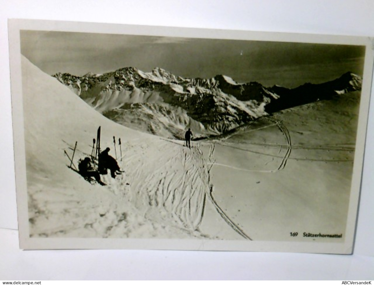 Schweiz. Stätzerhornsattel. Alte Ansichtskarte / Postkarte S/w, Gel. 1928. Winterpanorama, Skipiste U. Läufer, - Sattel