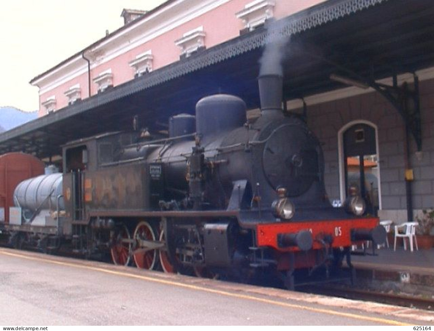 DVD N 11 - Locomotive à Vapeur FNM 240.05 (Ferrocaril Milano Norte) Entre Novara Et Varallo Sesia - Reizen