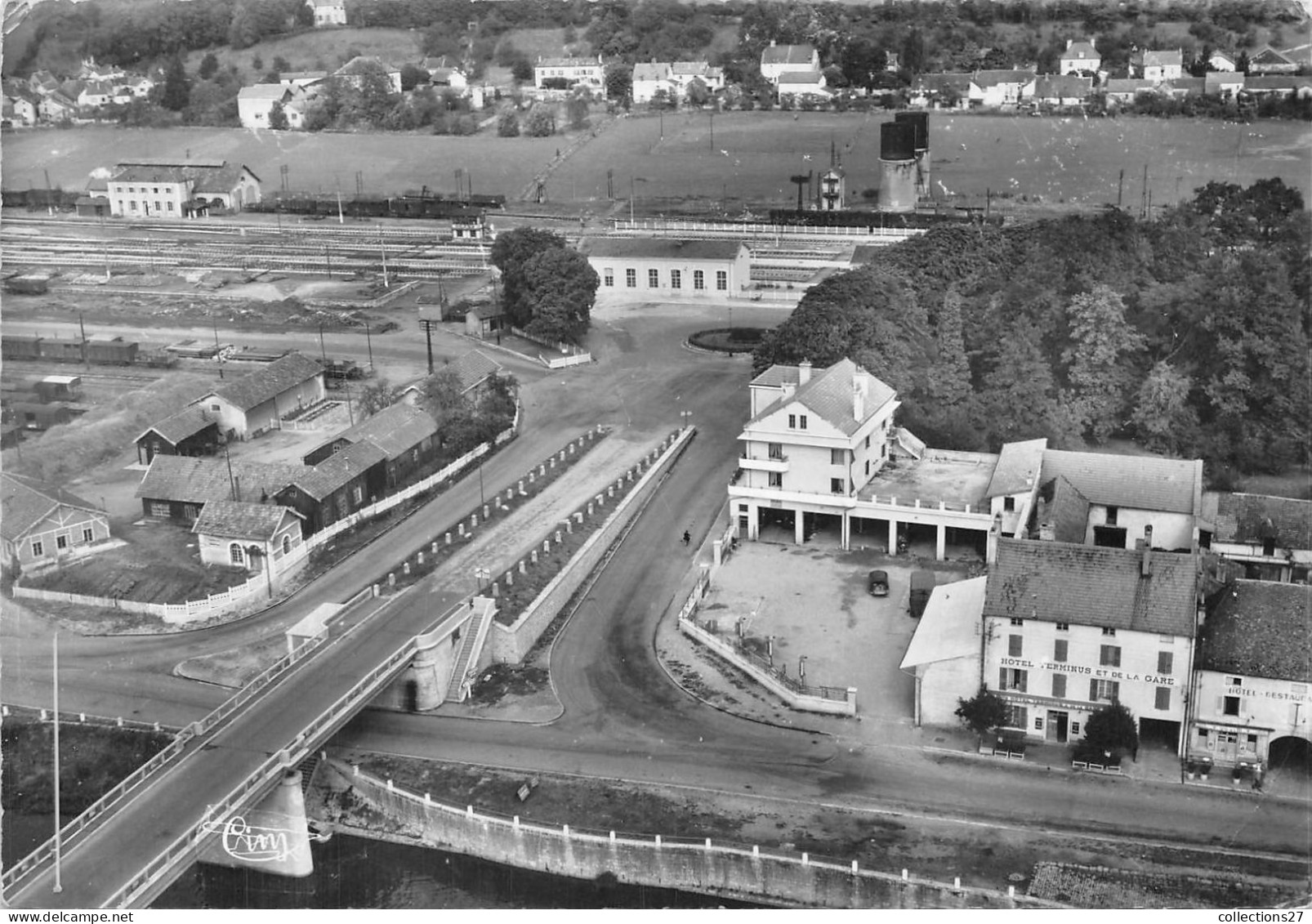 70-GRAY- VUE AERIENNE SUR LA GARE - Gray