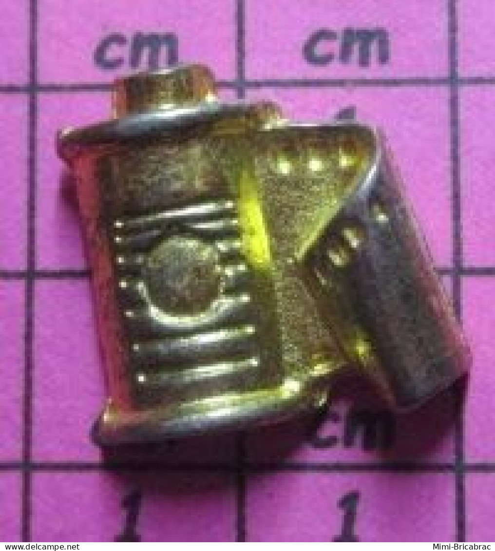 1518A  Pin's Pins / Beau Et Rare / PHOTOGRAPHIE / ROULEAU DE PELLICULE PHOTO ARGENTIQUE METAL JAUNE - Photographie