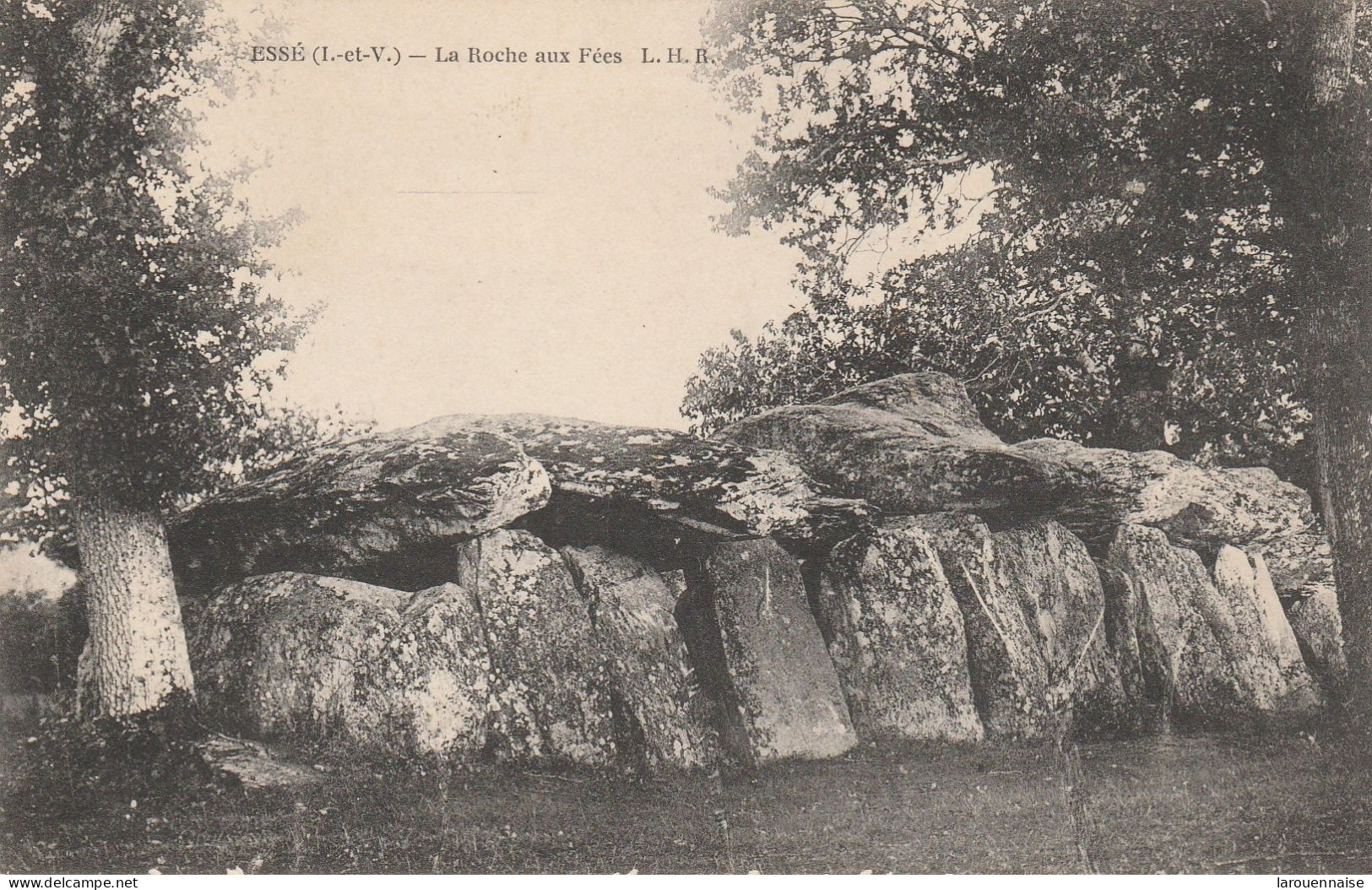 35 - ESSE - La Roche Aux Fées (mégalithe) - Dolmen & Menhirs