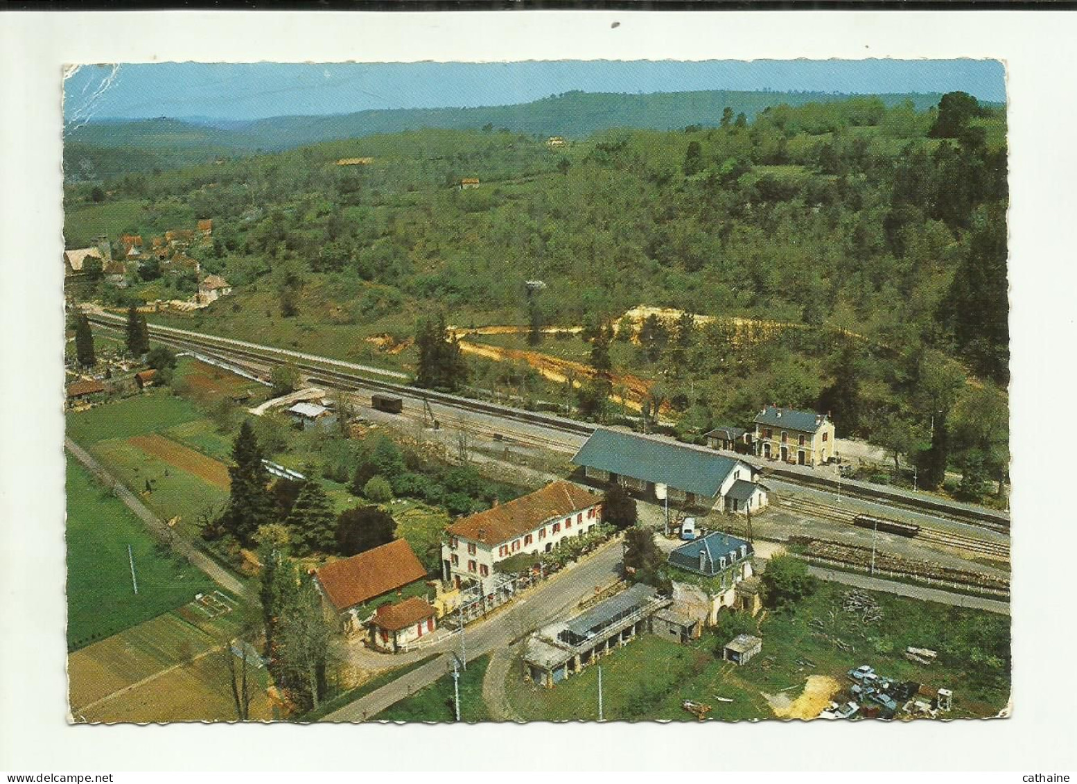 24 . LES EYZIES DE TAYAC . VUE DE LA GARE - Les Eyzies