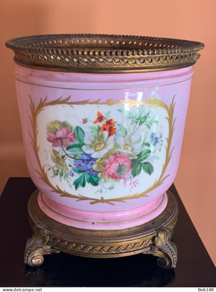 grande cachepot Napoleone III porcellana SEVRES dipinta , alto cm.27