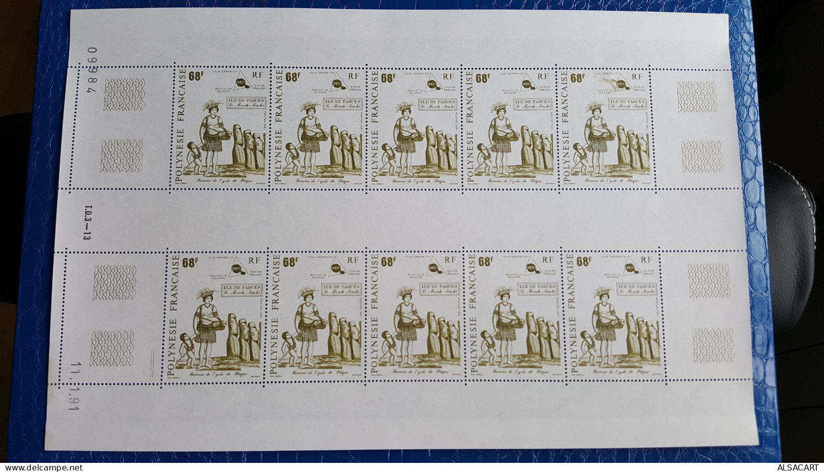 Le Monde Maohi Serie Numero 379/81 RARE   En Feuille De 10 , Timbre Polémique Sur L'ile De Paques - Unused Stamps