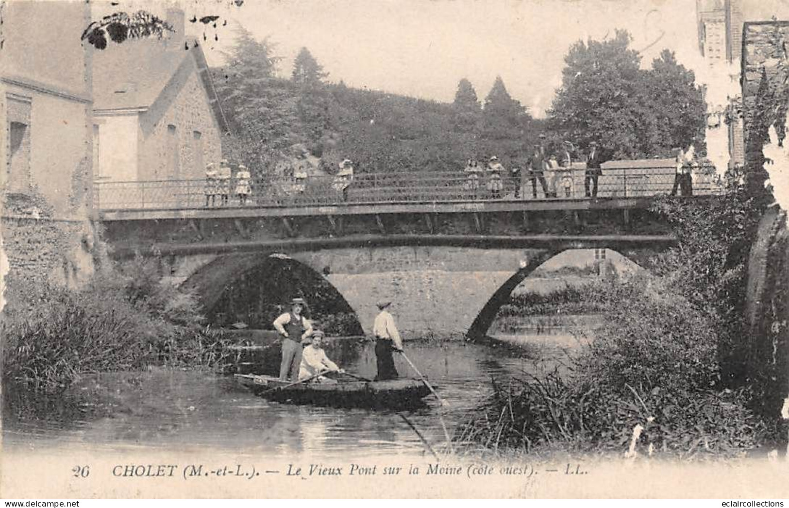 Cholet          49        Le Vieux Pont Sutr La Moine  . Barque   N° 26       (Voir Scan) - Cholet