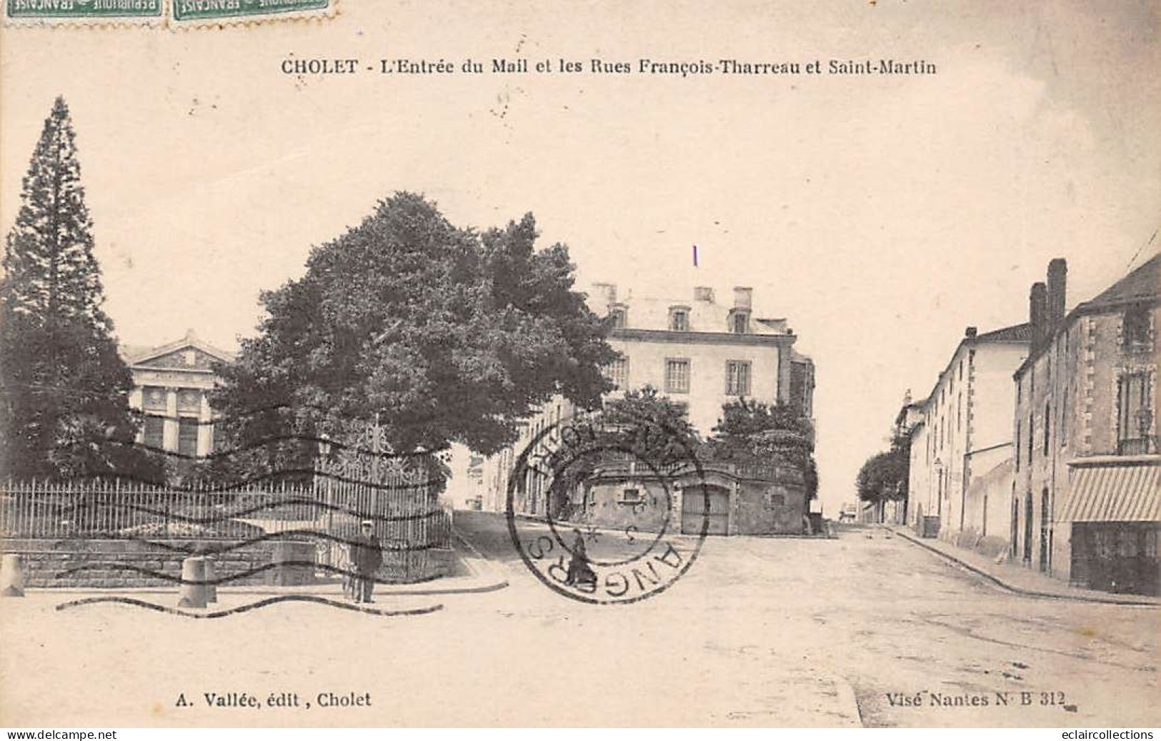 Cholet          49         Entrée Du Mail Et Rues Tharreau  Et Saint Martin        (Voir Scan) - Cholet