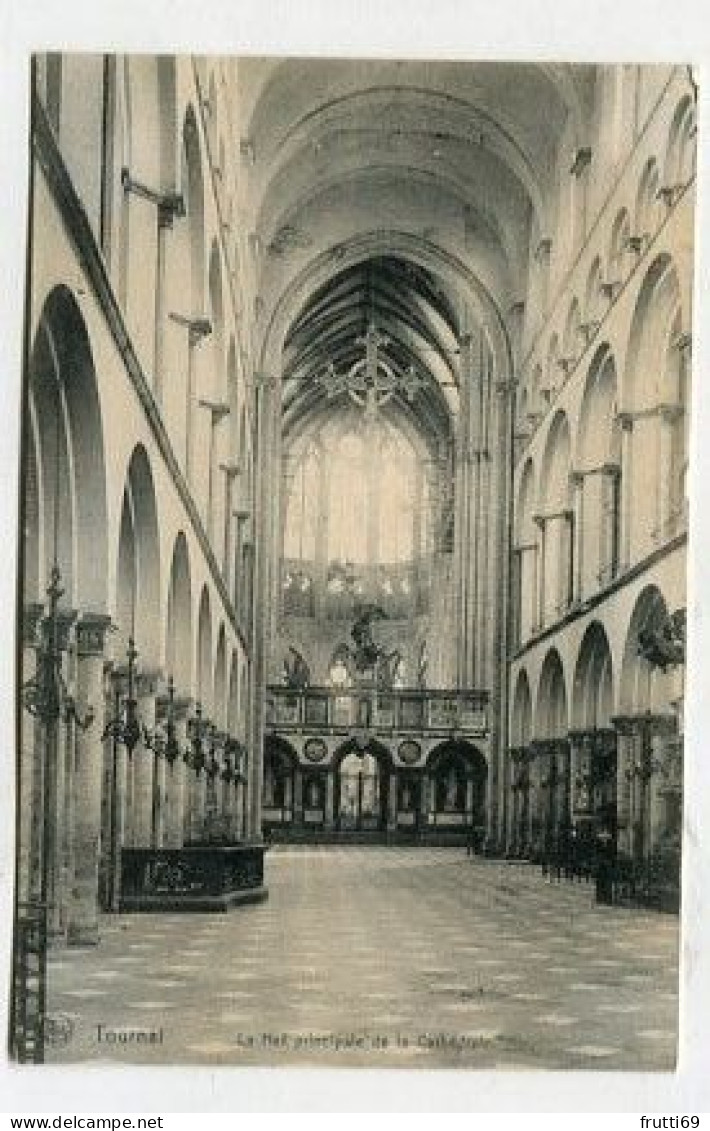AK 156722 BELGIUM - Tournai - La Cathédrale - La Nef Prinicpale - Tournai