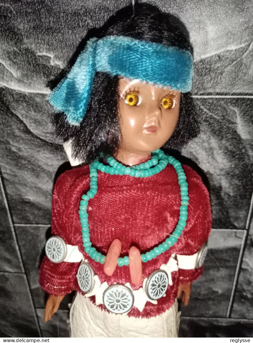 POUPEE FOLKLORIQUE AMERINDIENNE   ANNEES 60 - Dolls