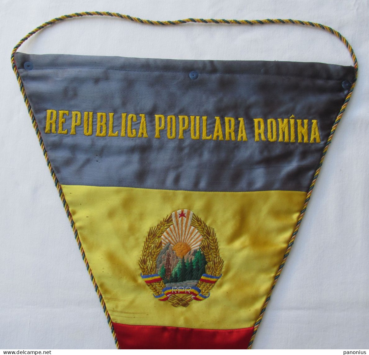 BOWLING PETANQUE - ROMANIA FEDERATION DE POPICE COMMUNISM, OLD BIG WIMPEL PENNANT SILK EMBROIDERED, D 52 X 35 Cm - Bowling