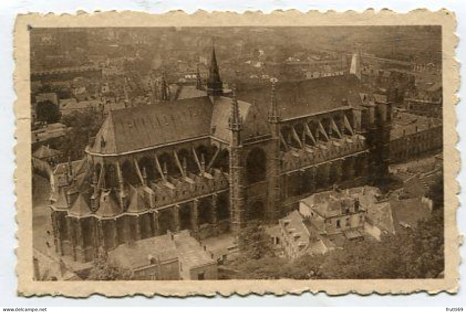 AK 156927 BELGIUM - Mons - Vue Panoramique De La Coliégiale Sainte-Waudru - Mons