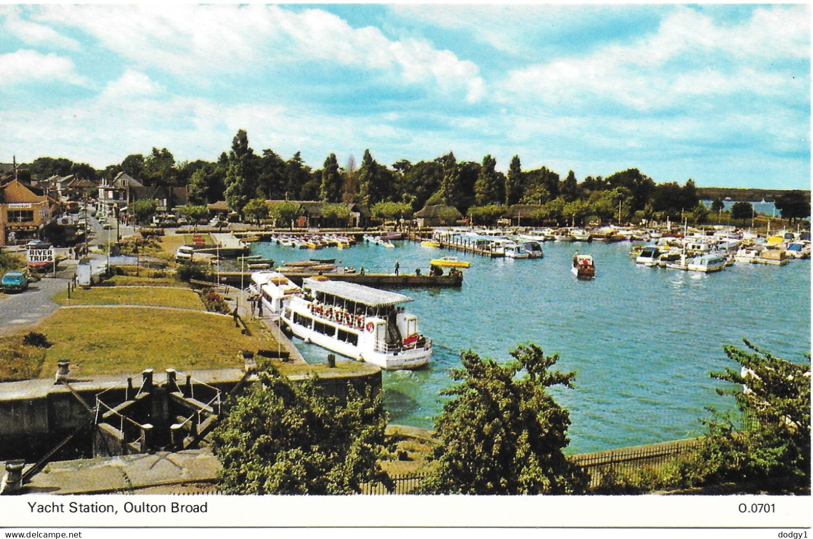 OULTON BROAD, LOWESTOFT, SUFFOLK, ENGLAND. UNUSED POSTCARD   Wt4 - Lowestoft