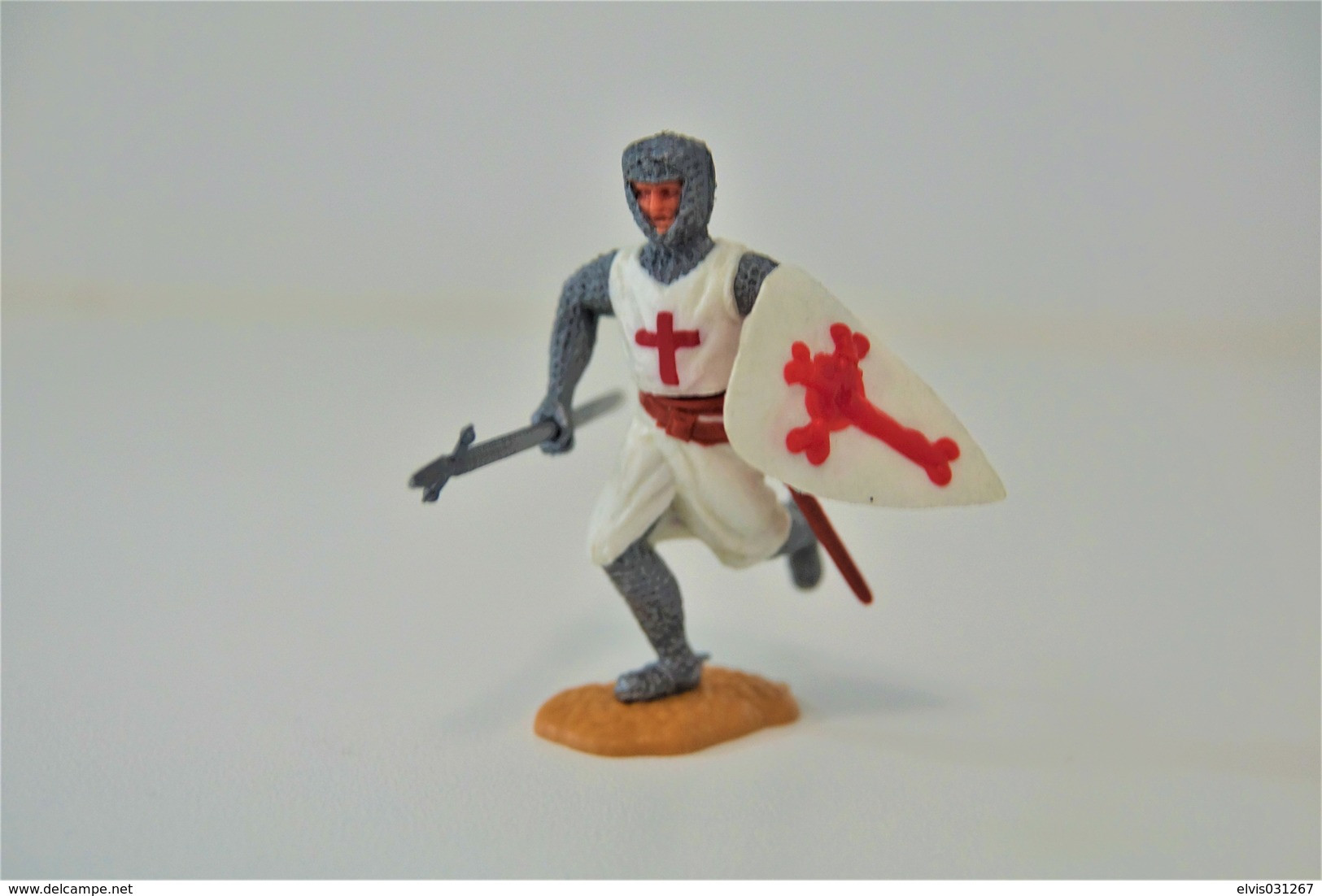 Timpo : CRUSADER WITH SPEAR - 1960-70's, Made In England, *** - Small Figures
