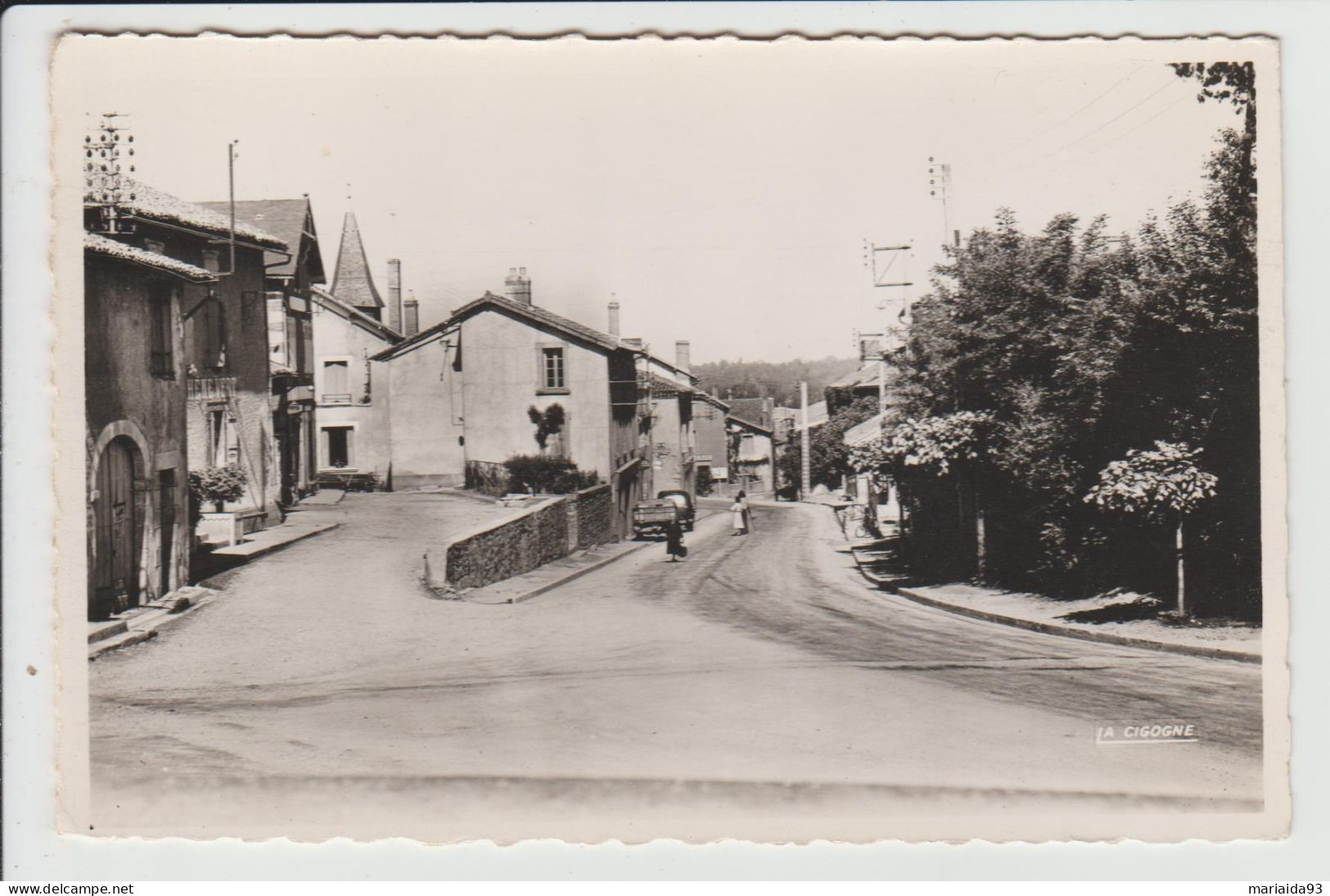 MEZIERE OU MEZIERES SUR ISSOIRE - HAUTE VIENNE - RUE PRINCIPALE ET HOTEL DU CHENE VERT - Meziere Sur Issoire