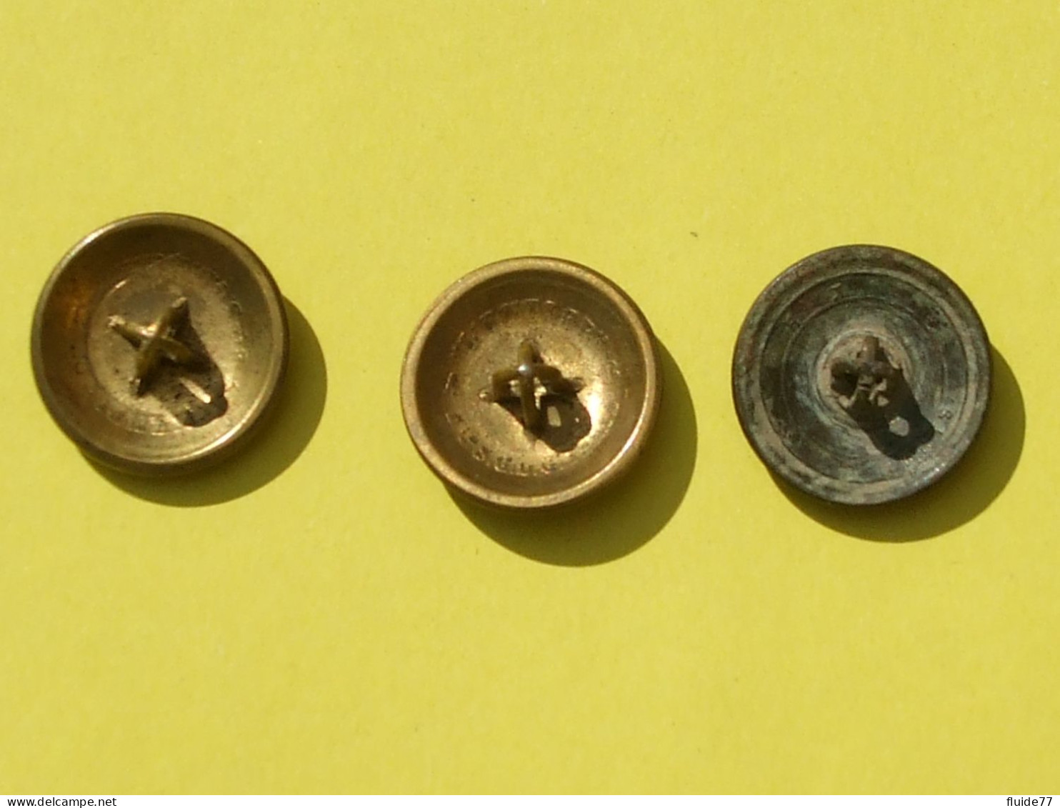 @ 3 Boutons INFIRMIERS MILITAIRES (1875-1914). France. 22 Et 23 Mms. @ - Boutons