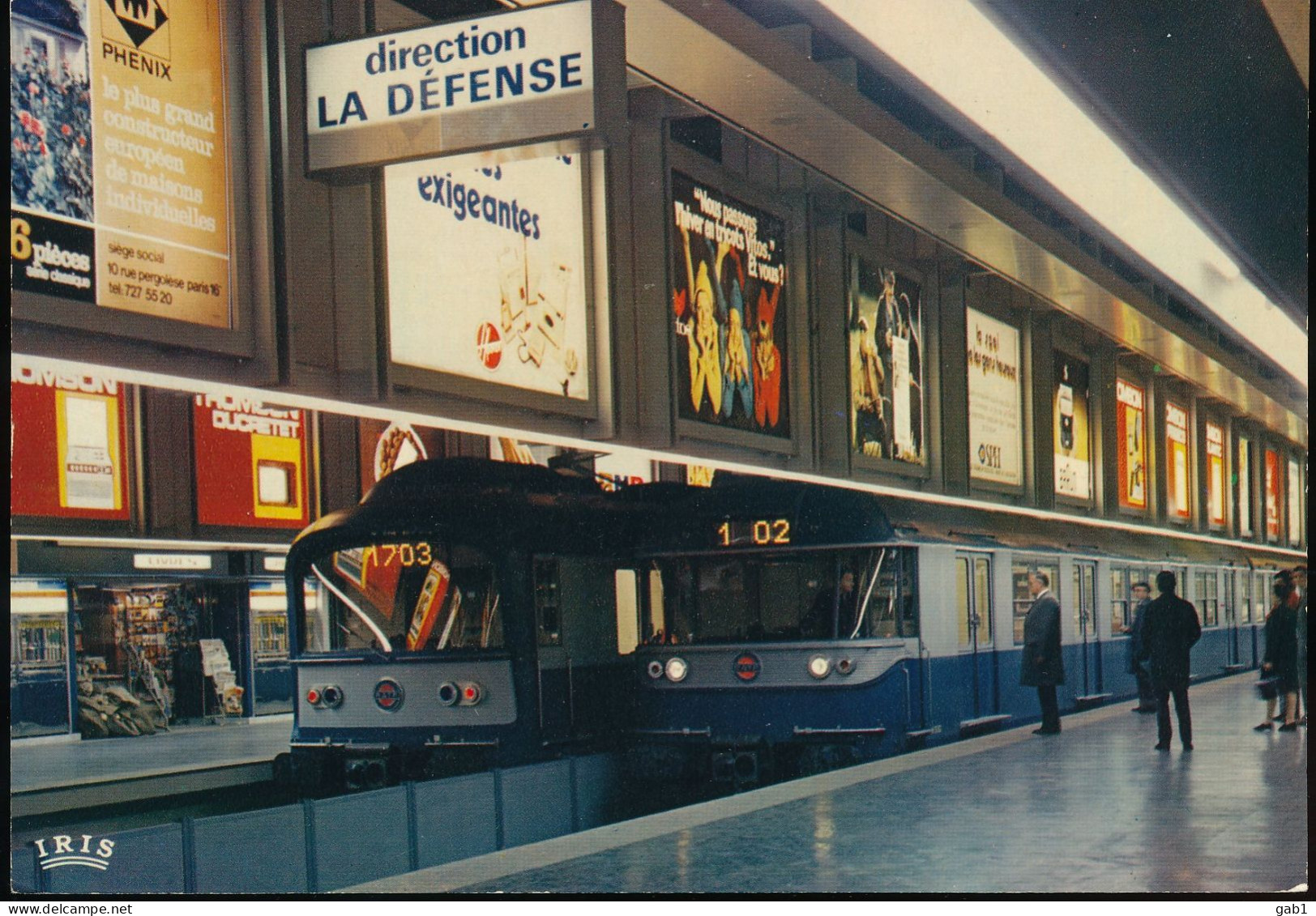 PARIS -- Reseau Express Regional -- Station " Ch. De Gaulle - Etoile " - Métro