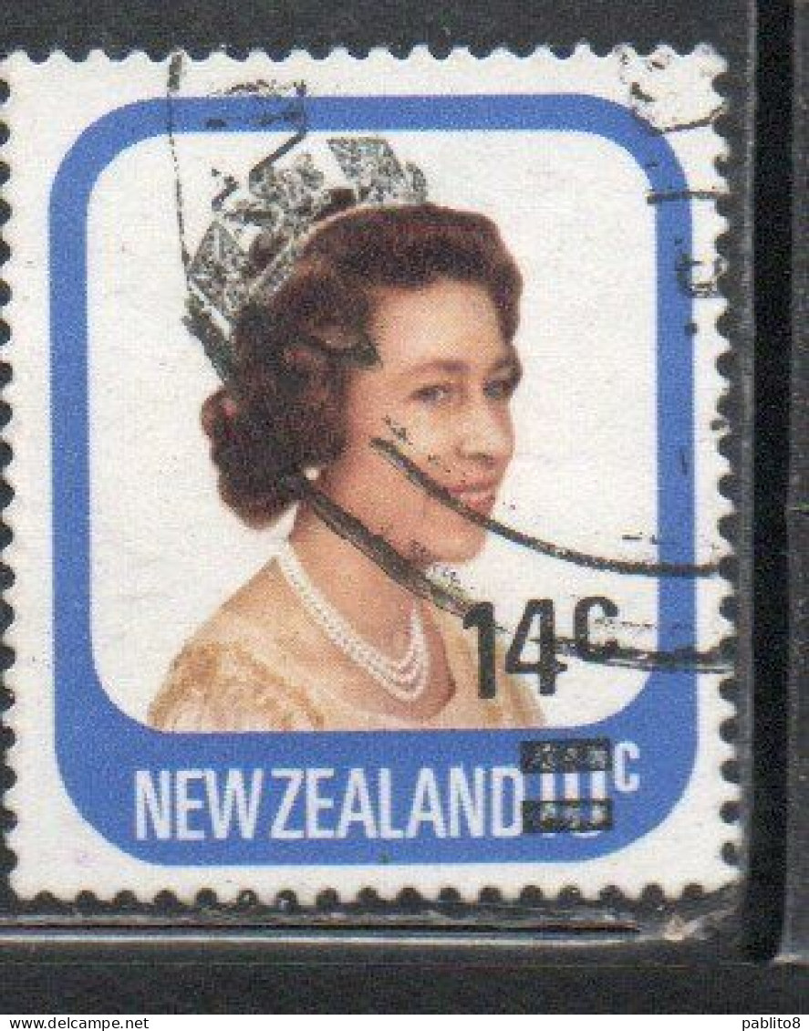 NEW ZEALAND NUOVA ZELANDA 1979 SURCHARGED QUEEN ELIZABETH II 14c On 10c USED USATO OBLITERE' - Used Stamps