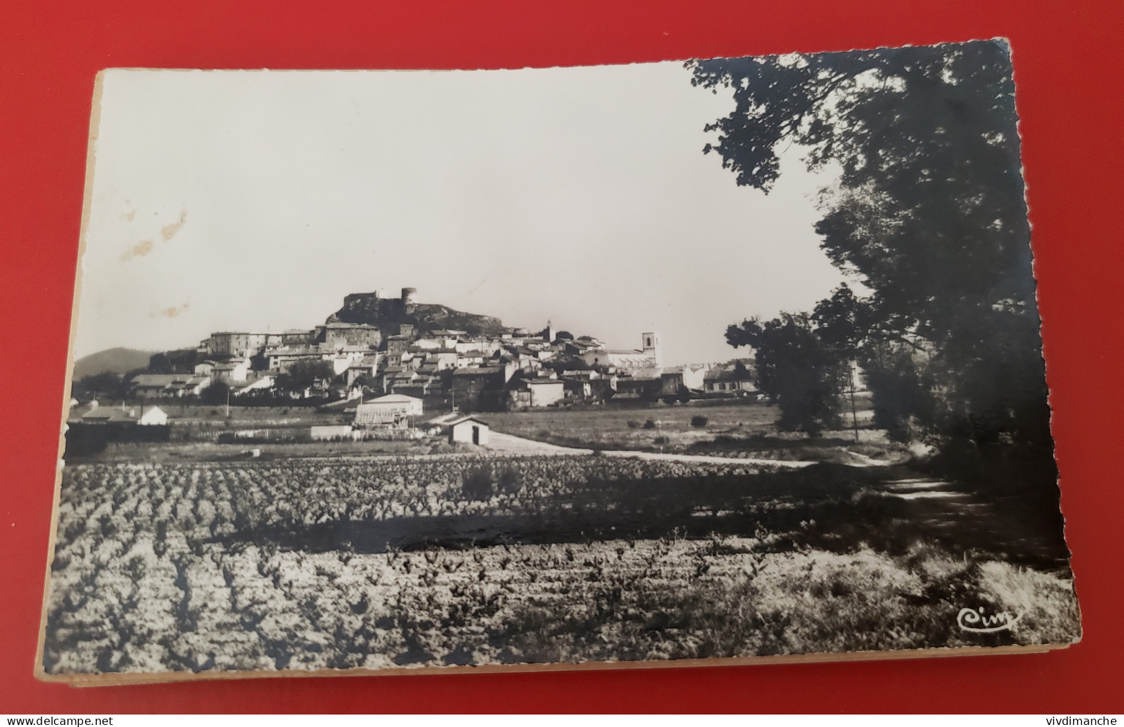 83 - LA GARDE - VUE GENERALE  CARTE PHOTO CPSM ECRITE 1962 - QQUES SALISSURES A GAUCHE - La Garde