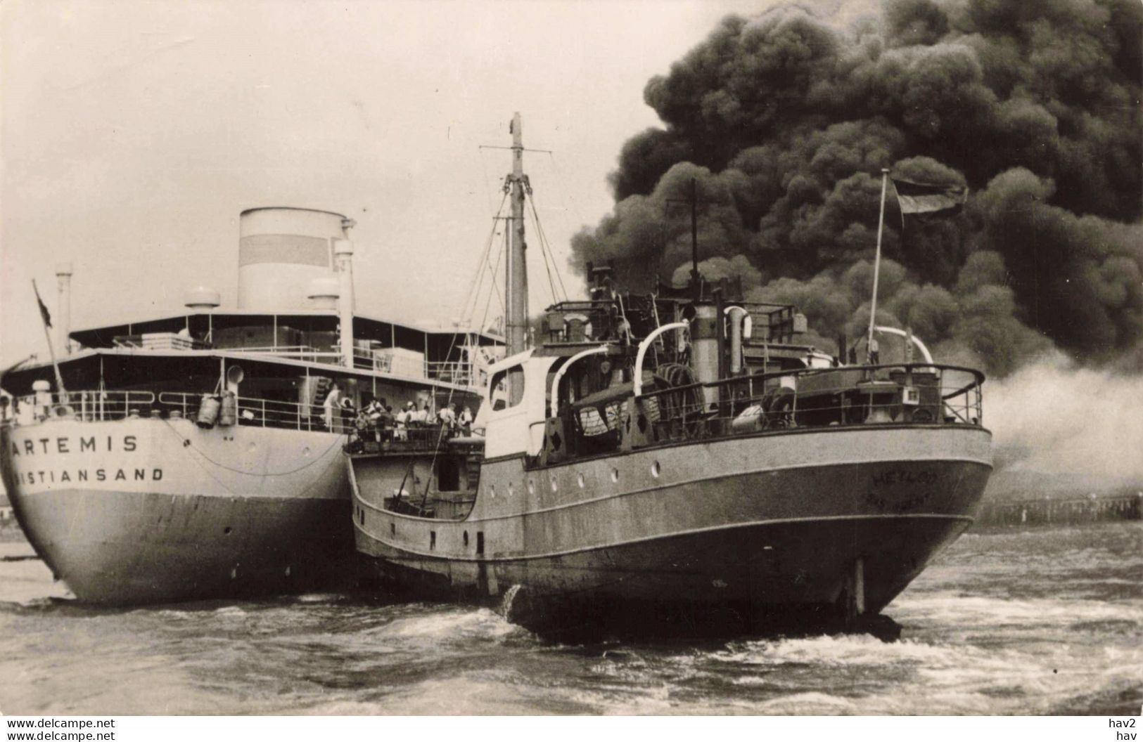 Hoek Van Holland De Brandende Noorse Tanker Artemis  Op 7 Juni 1958 T2 - Hoek Van Holland