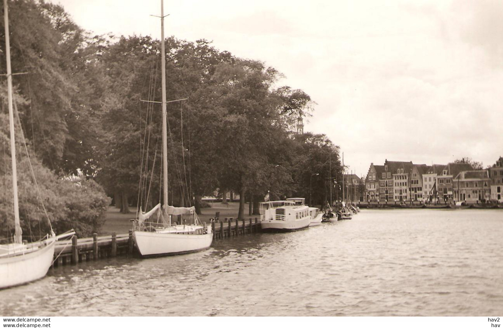 Hoorn Bootjes Langs Kade Foto Voor Prentbriefkaart KE3718 - Hoorn