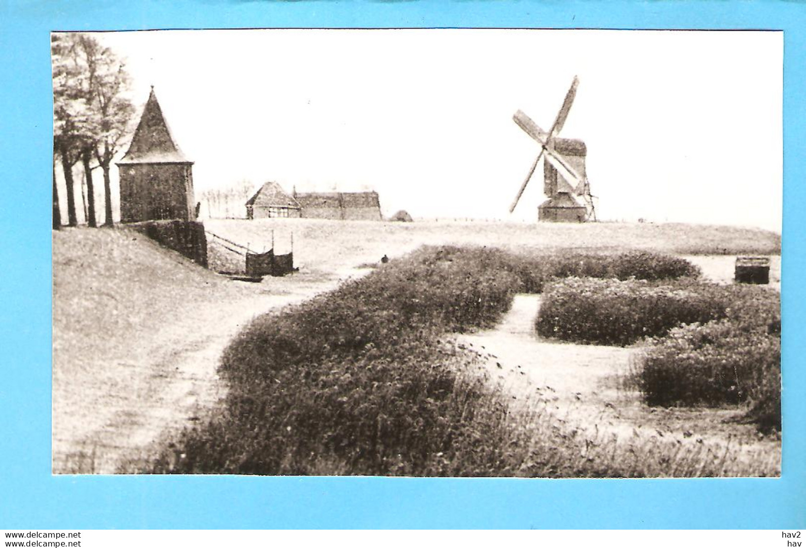 Enkhuizen Molen T.o. Kerk Foto/repro ML2987 - Enkhuizen