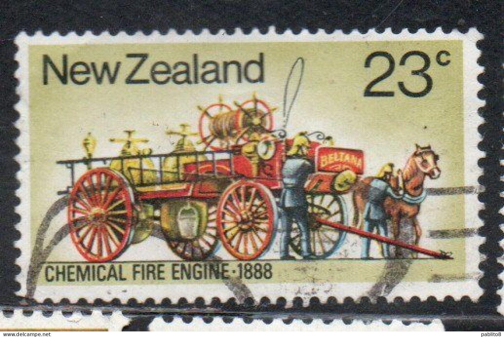 NEW ZEALAND NUOVA ZELANDA 1977 FIRE FIGHTING EQUIPMENT CHEMICAL FIRE ENGINE 23c USED USATO OBLITERE' - Used Stamps