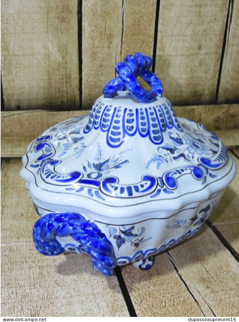 -SUPERBE SOUPIERE / LEGUMIER CERAMIQUE MONTAGNON NEVERS décors bleus   E