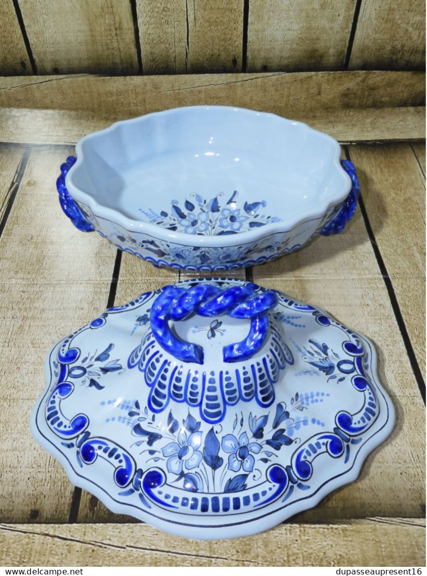 -SUPERBE SOUPIERE / LEGUMIER CERAMIQUE MONTAGNON NEVERS décors bleus   E