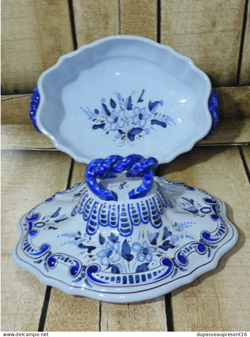 -SUPERBE SOUPIERE / LEGUMIER CERAMIQUE MONTAGNON NEVERS décors bleus   E