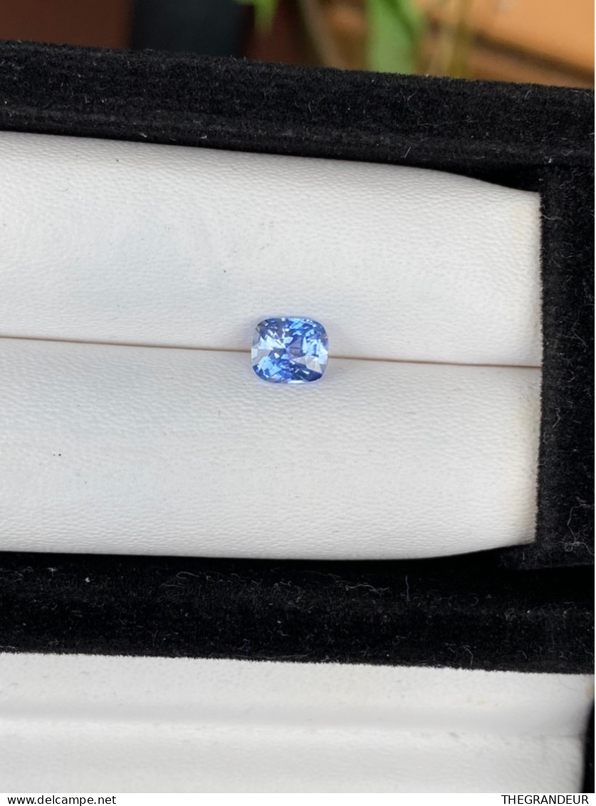 Blue Sapphire 1.19 Carat Cushion Recantangular Sri Lanka Origin - Saphir