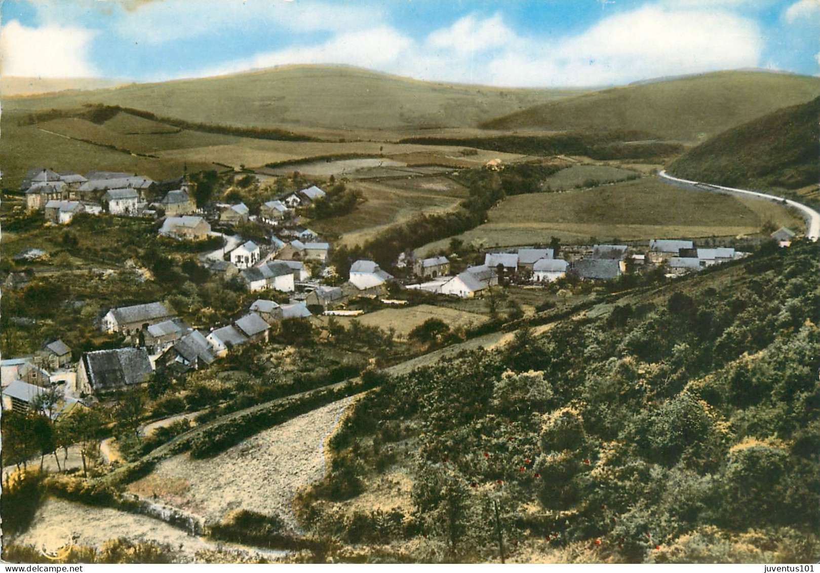 CPSM Nassogne-Vue Panoramique De Masbourg    L2360 - Nassogne