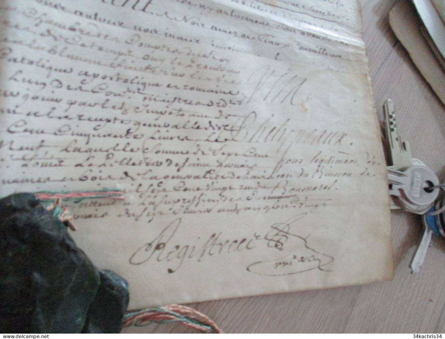M45 Légitimation sur velin signé Louis XIV 1714 Carpot Phélipeaux avec sceau partiel J. Dubuisson de Bournazel  Rouergue
