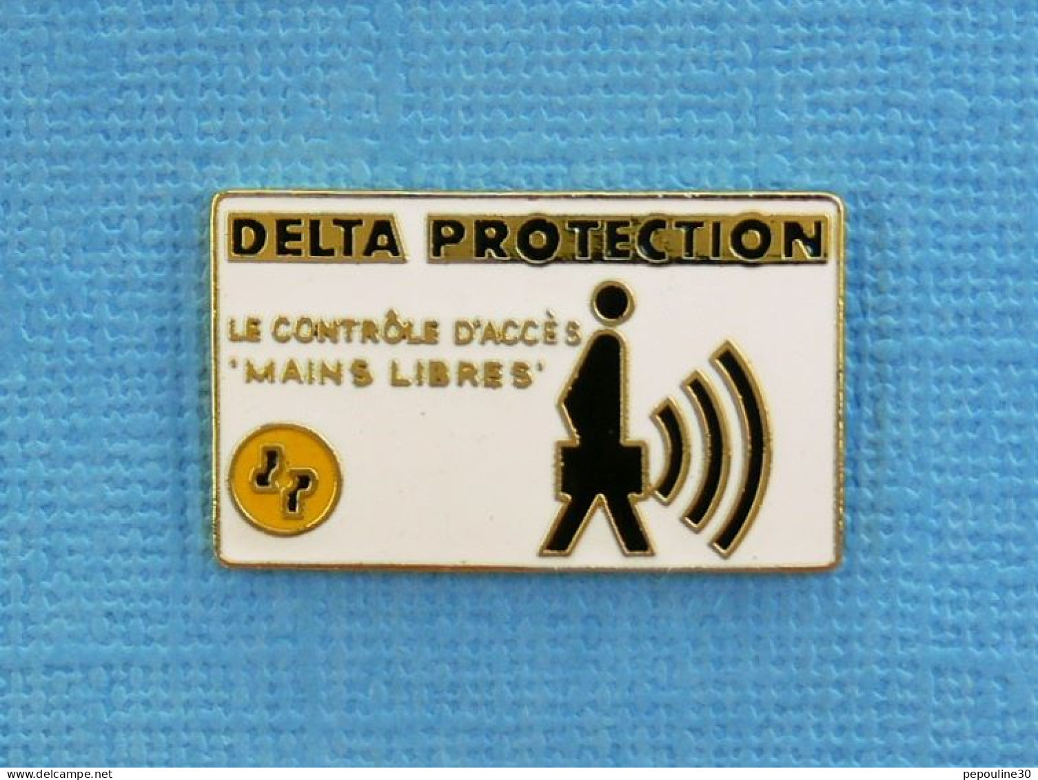 1 PIN'S // ** DELTA PROTECTION / LE CONTRÔLE D’ACCÈS MAINS LIBRE ** . (Logo Motiv Paris) - Computers