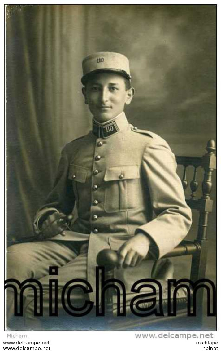 CPA CARTE PHOTO DE MILITAIRE   EN TENUE TB ETAT - Uniformes